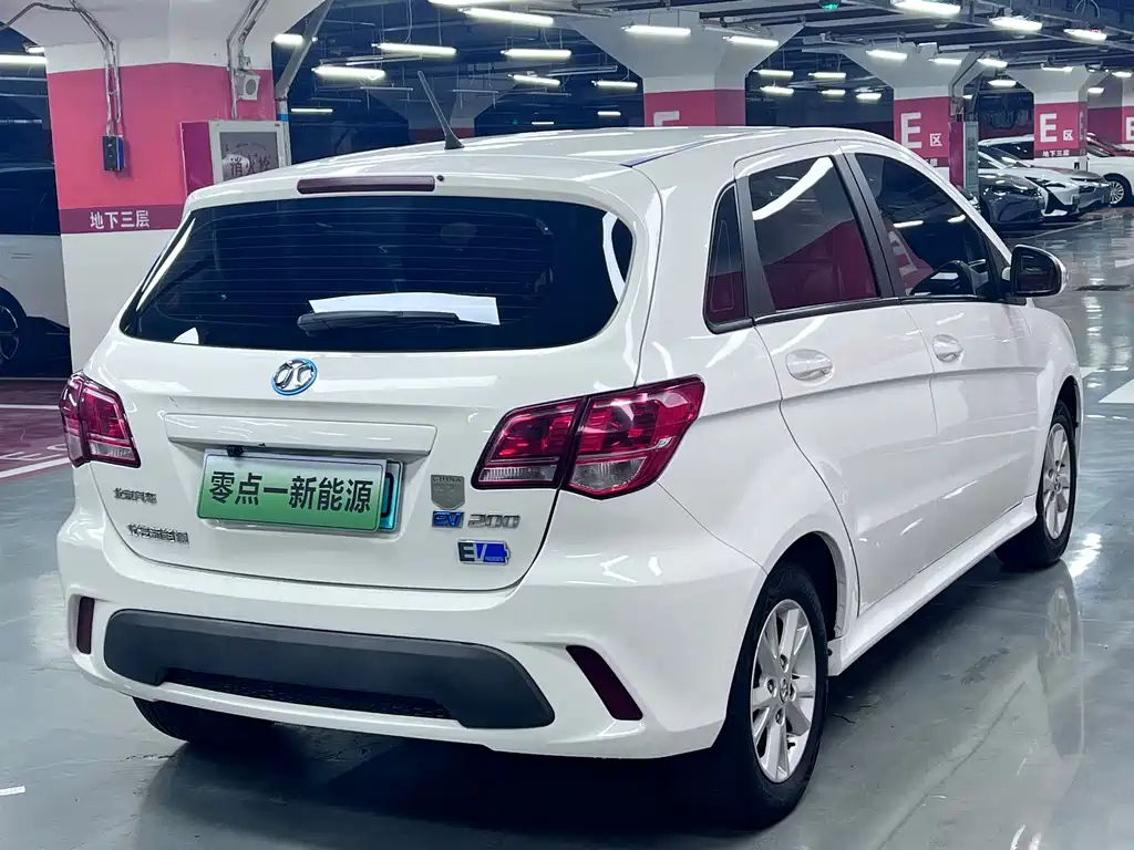BAIC New Energy EV 2016 — фото 6