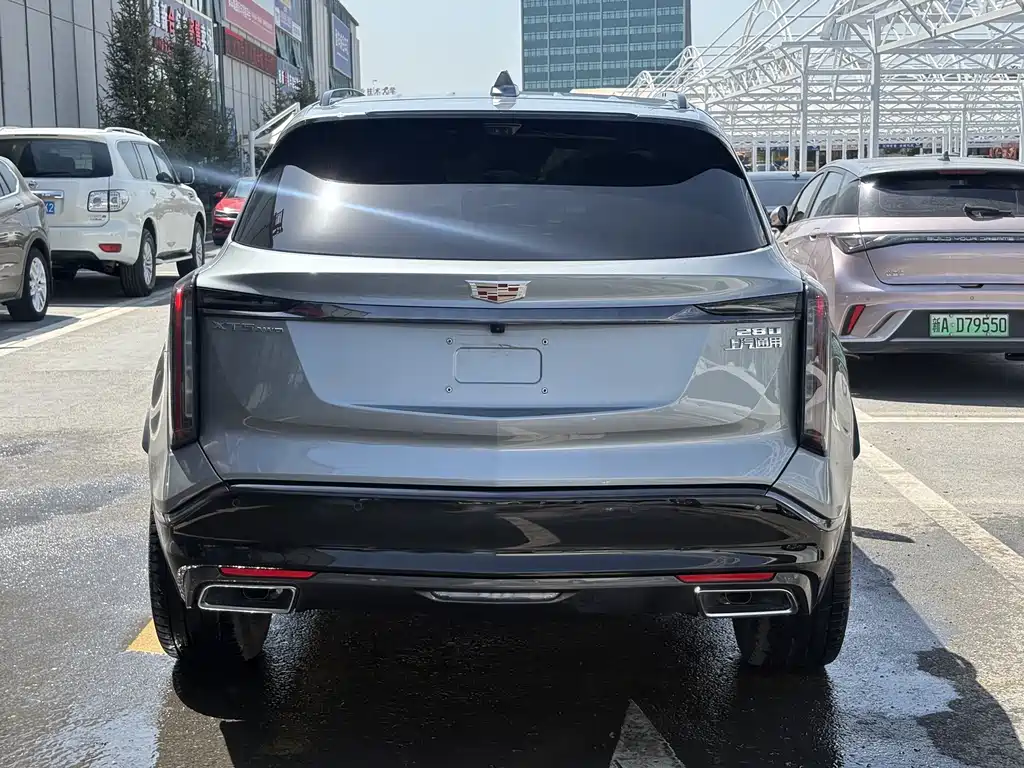 Cadillac XT5 2025 — фото 9