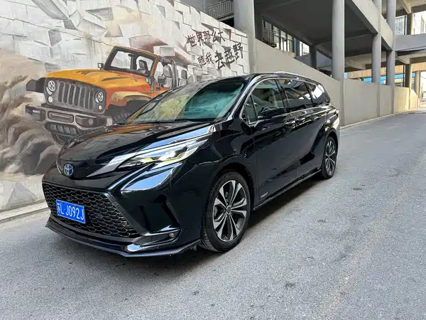 Toyota Granvia 2023