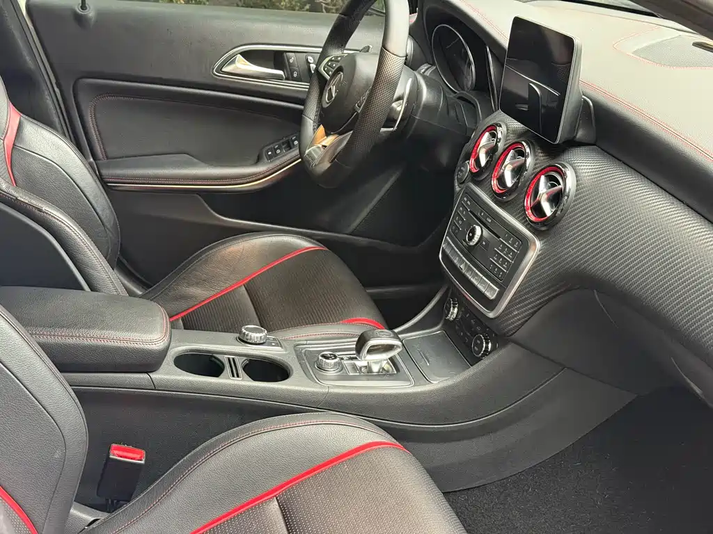 Mercedes-Benz A-Class AMG 2018 — фото 8