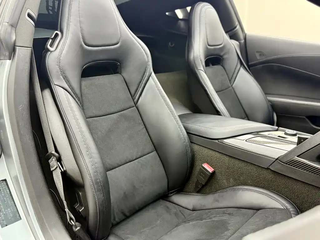 Chevrolet Corvette 2018 — фото 18