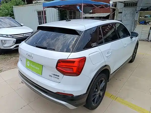 Audi Q2L 2021