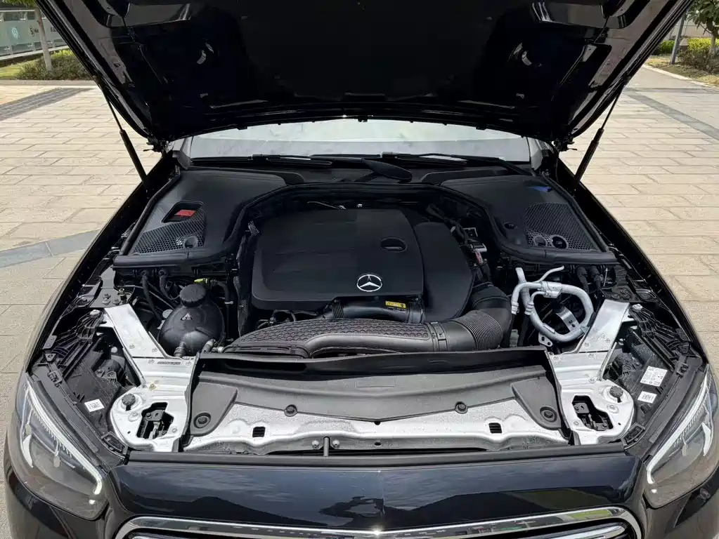 Mercedes-Benz E-Class 2020 — фото 24