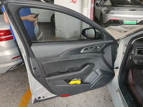 Hongqi H5 2022
