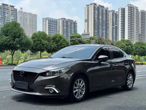 Mazda 3 Axela 2015