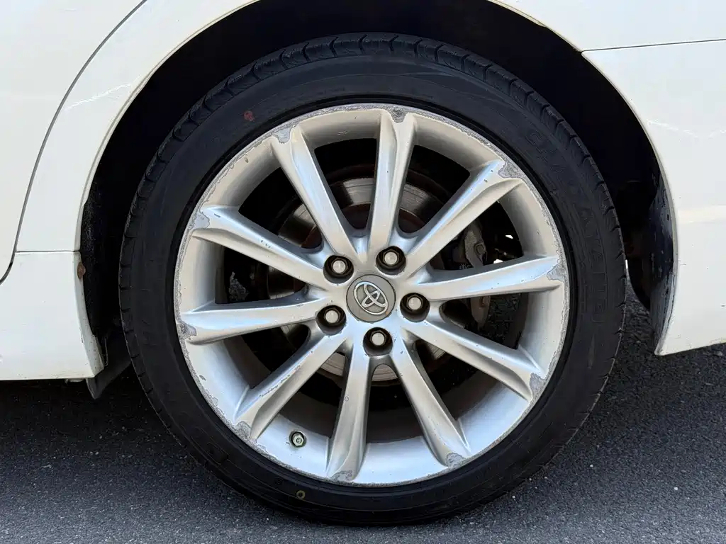 Toyota Reiz 2015 — фото 19