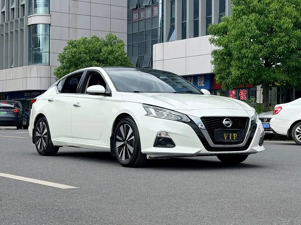 Nissan Teana 2022 — фото 3