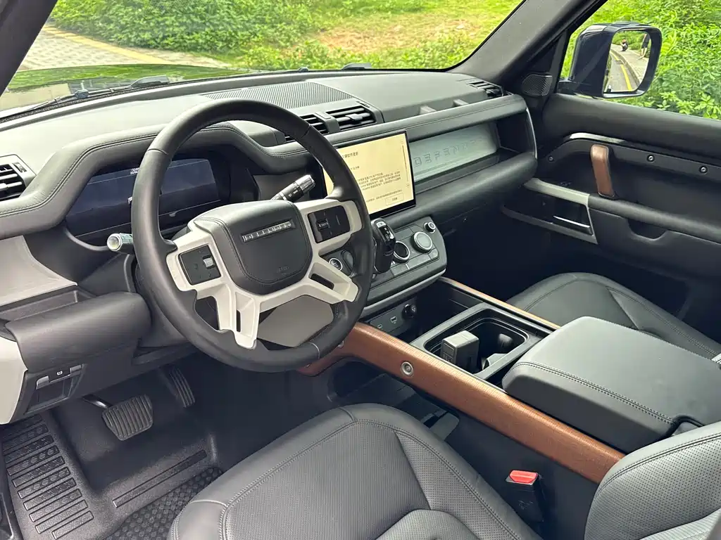 Land Rover Defender 2022 — фото 9