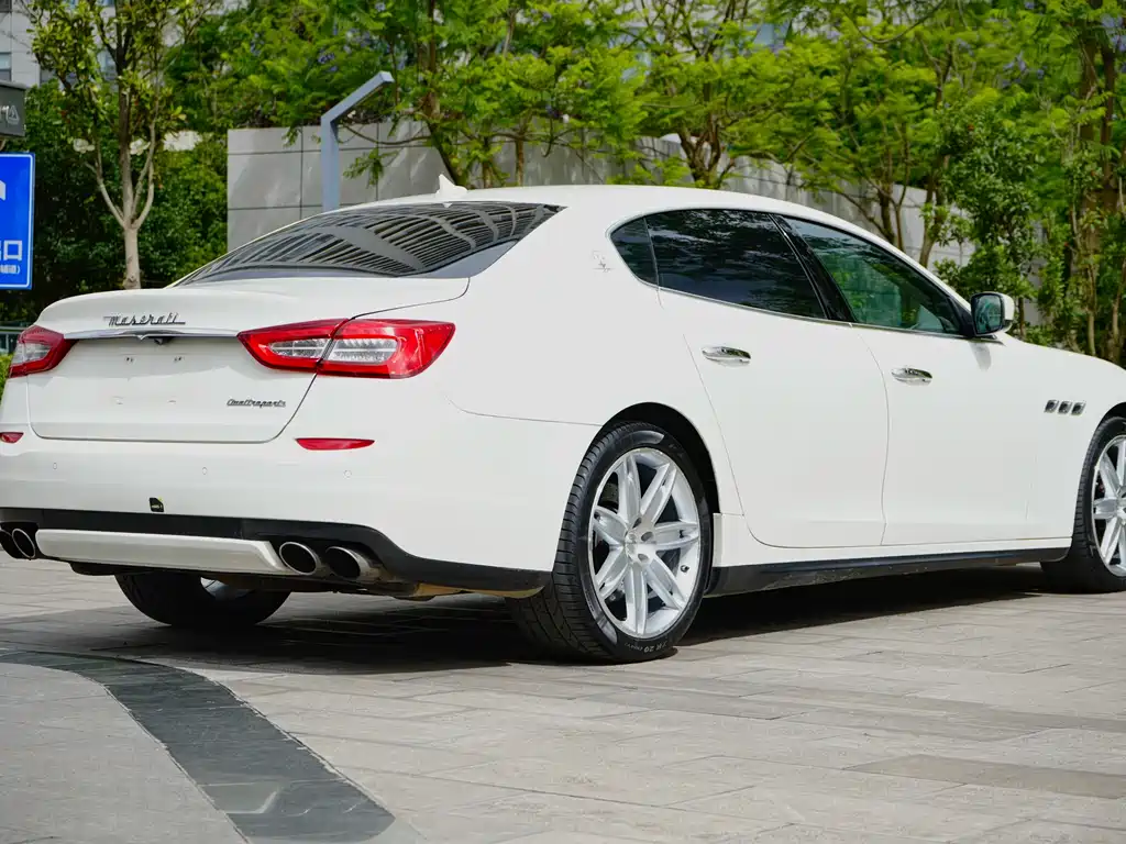 Maserati Quattroporte 2015 — фото 4