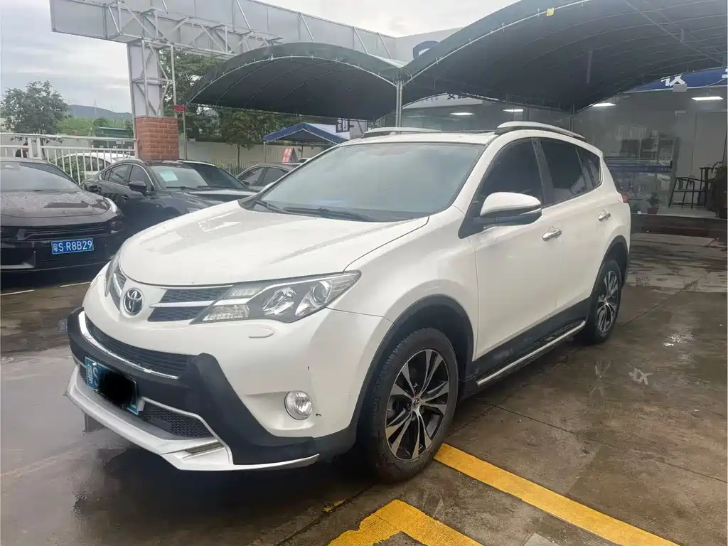 Toyota RAV4 2016 — фото 1
