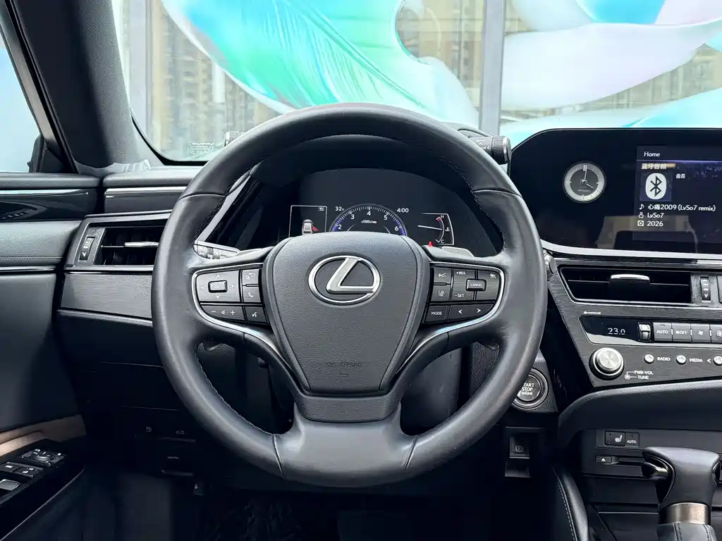 Lexus ES 2022 — фото 10