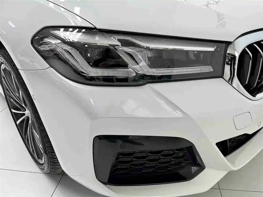 BMW 5 Series 2022 — фото 15