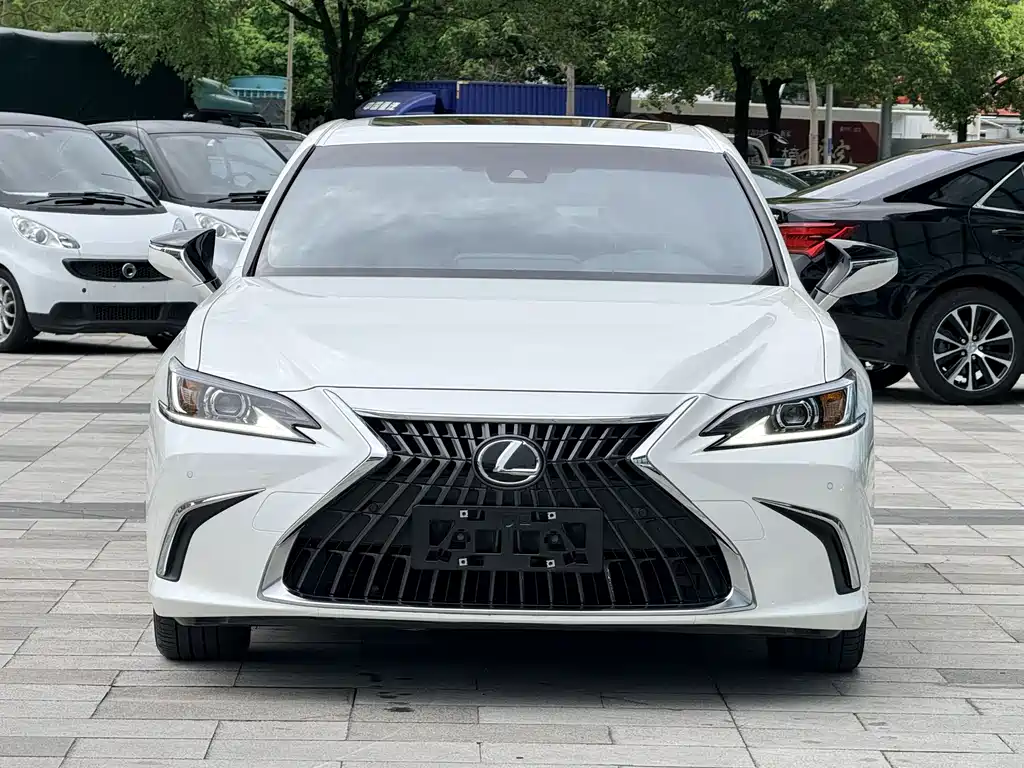 Lexus ES 2022 — фото 2