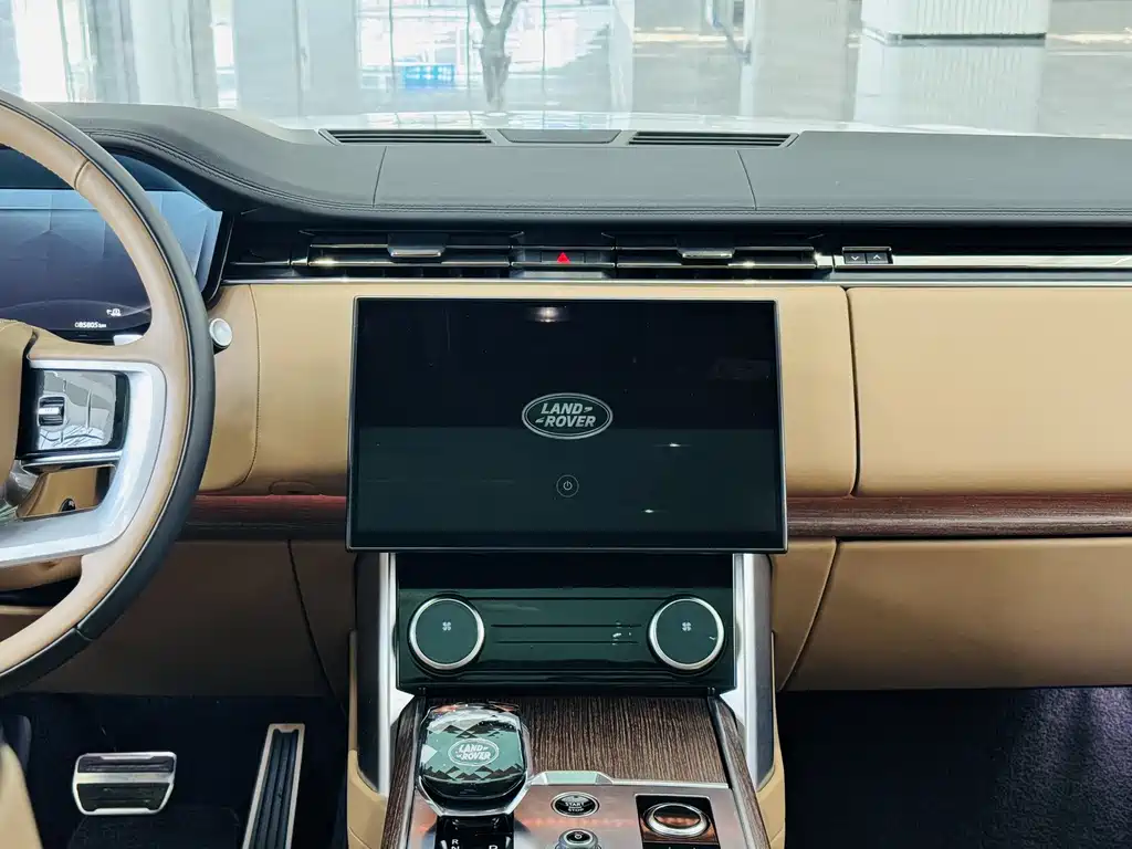 Land Rover Range Rover 2022 — фото 18