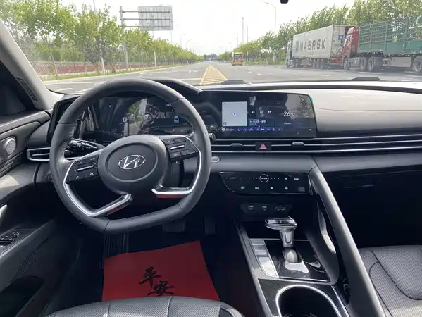 Hyundai Elantra 2021