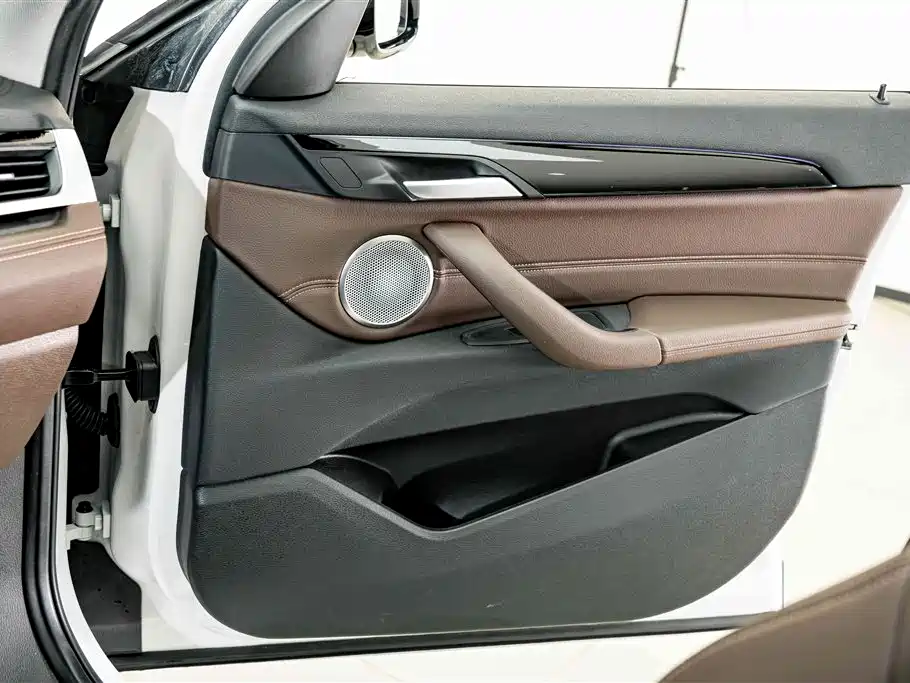 BMW X2 2023 — фото 15