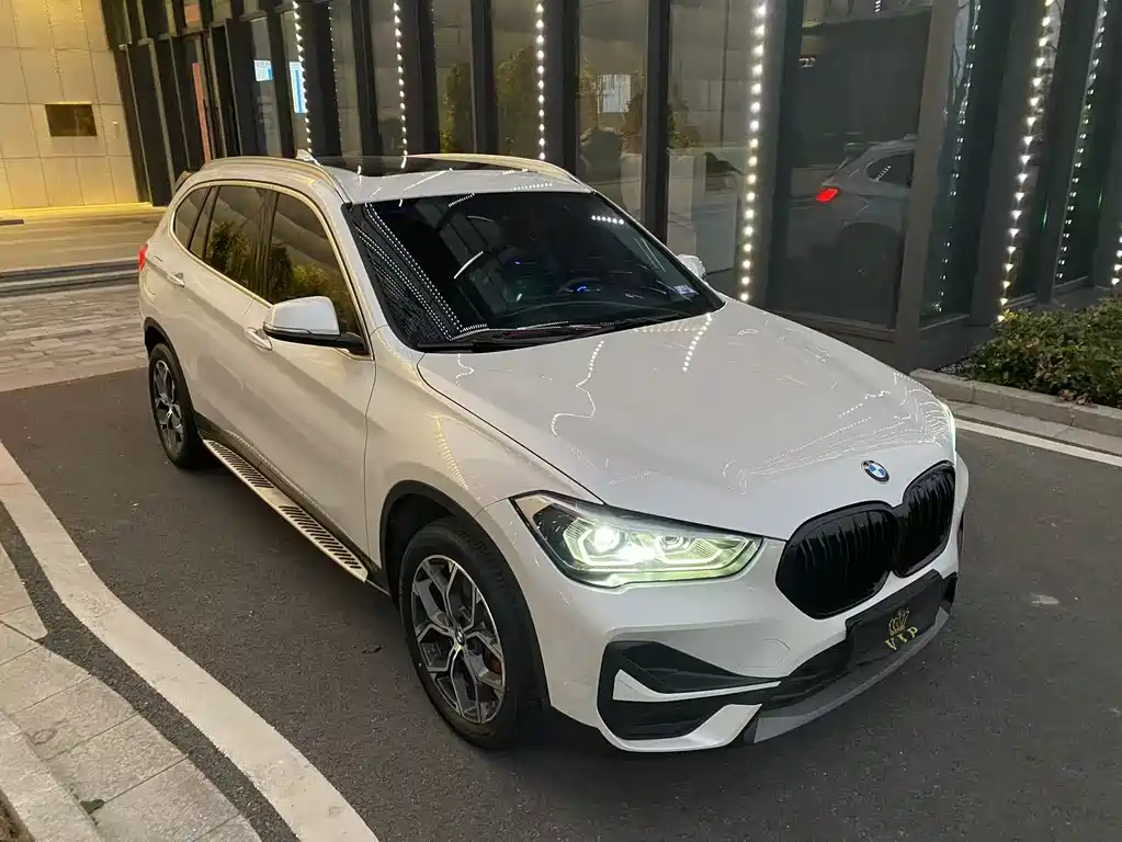BMW X1 2022 — фото 3