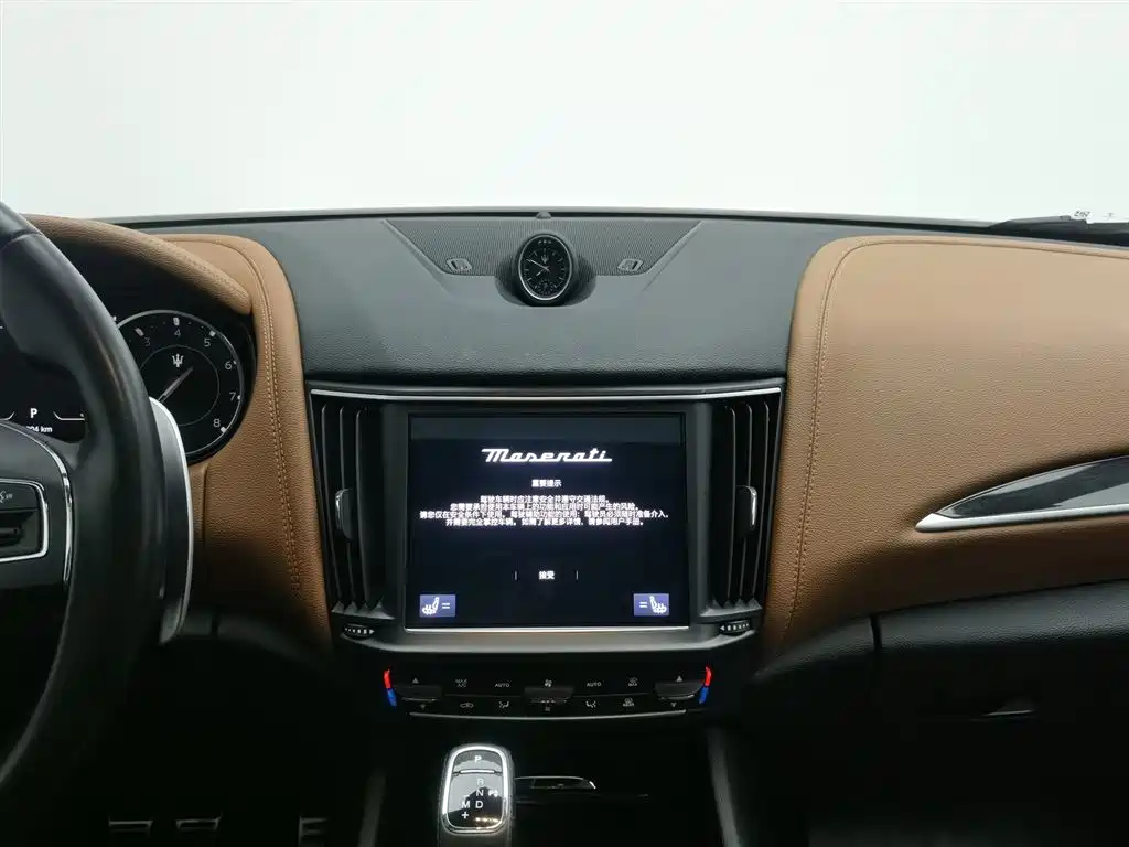 Maserati Levante 2022 — фото 12
