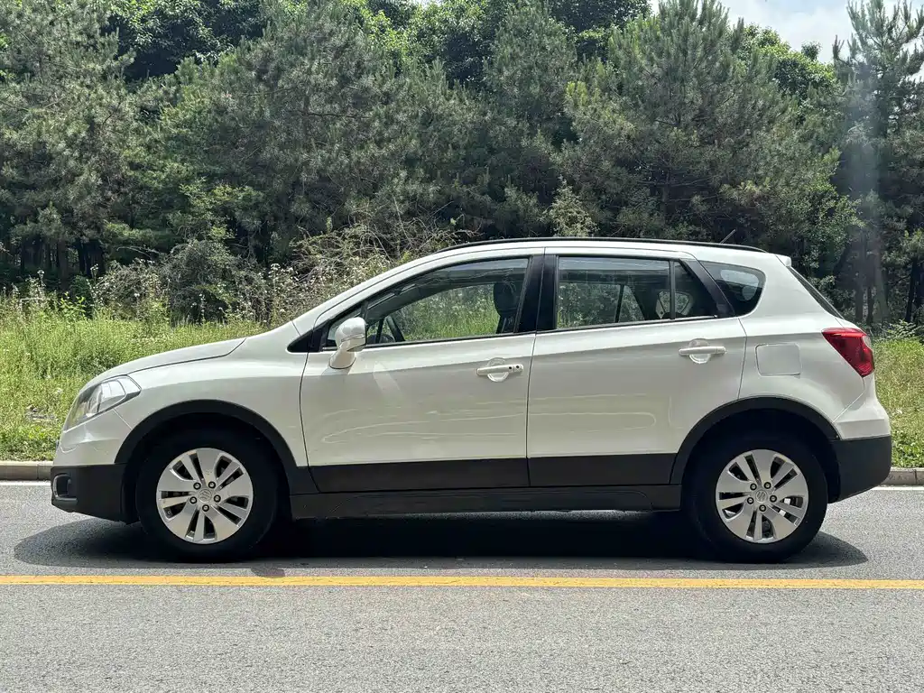 Suzuki S-Cross 2015 — фото 3
