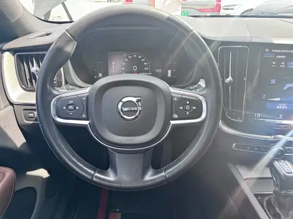 Volvo XC60 2021