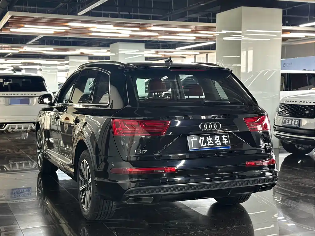 Audi Q7 2018 — фото 14
