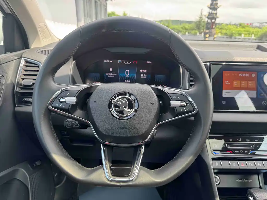 Skoda Karoq 2023 — фото 15