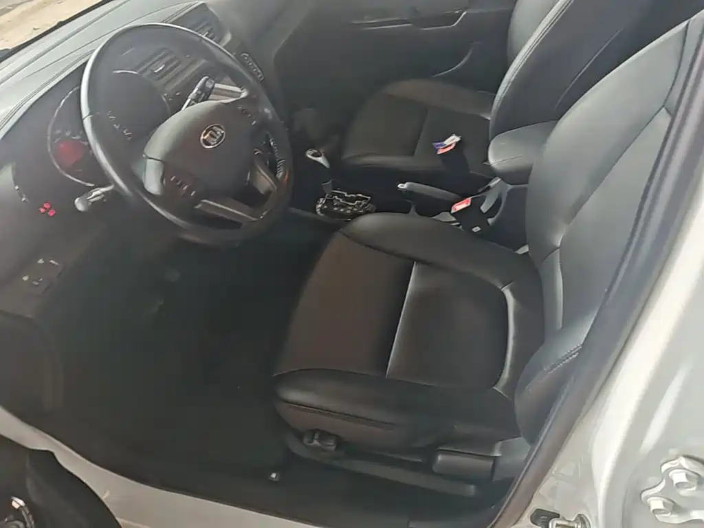 Kia K2 2015 — фото 15