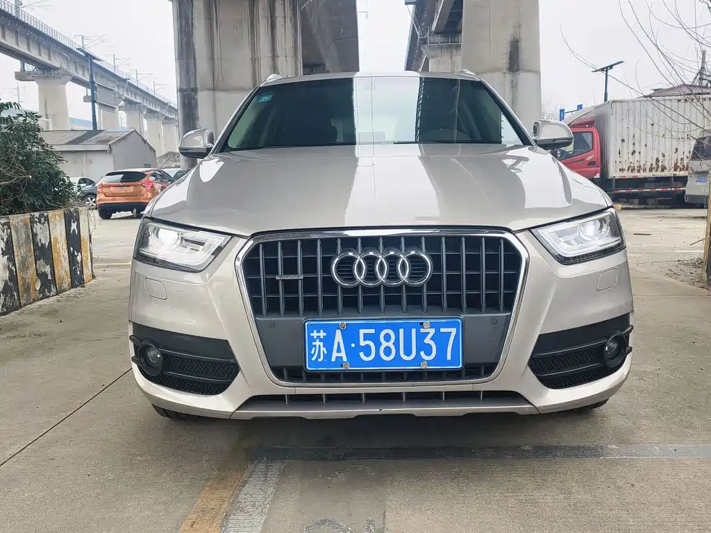 Audi Q3 2015 — фото 15