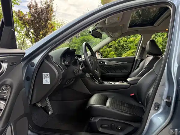 Infiniti Q50 2015