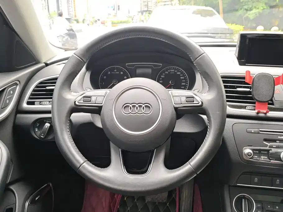 Audi Q3 2019 — фото 15