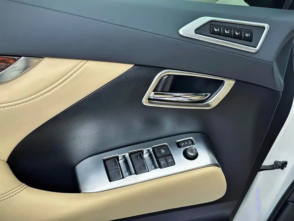 Toyota Vellfire 2023 — фото 9