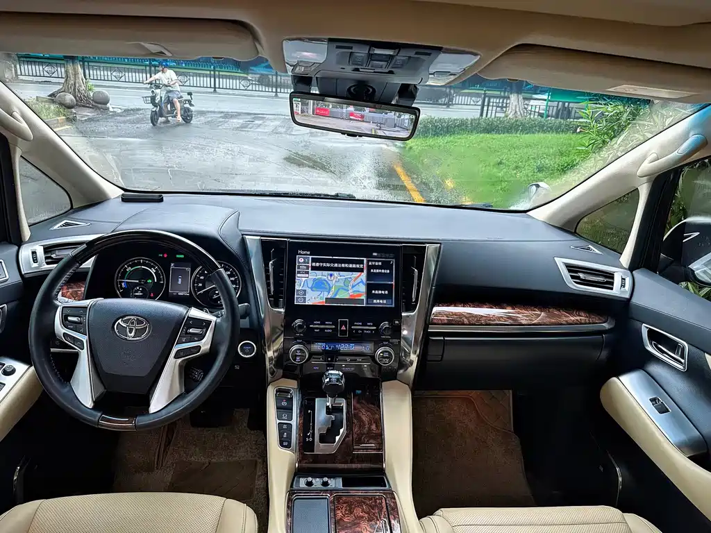 Toyota Vellfire 2023 — фото 17
