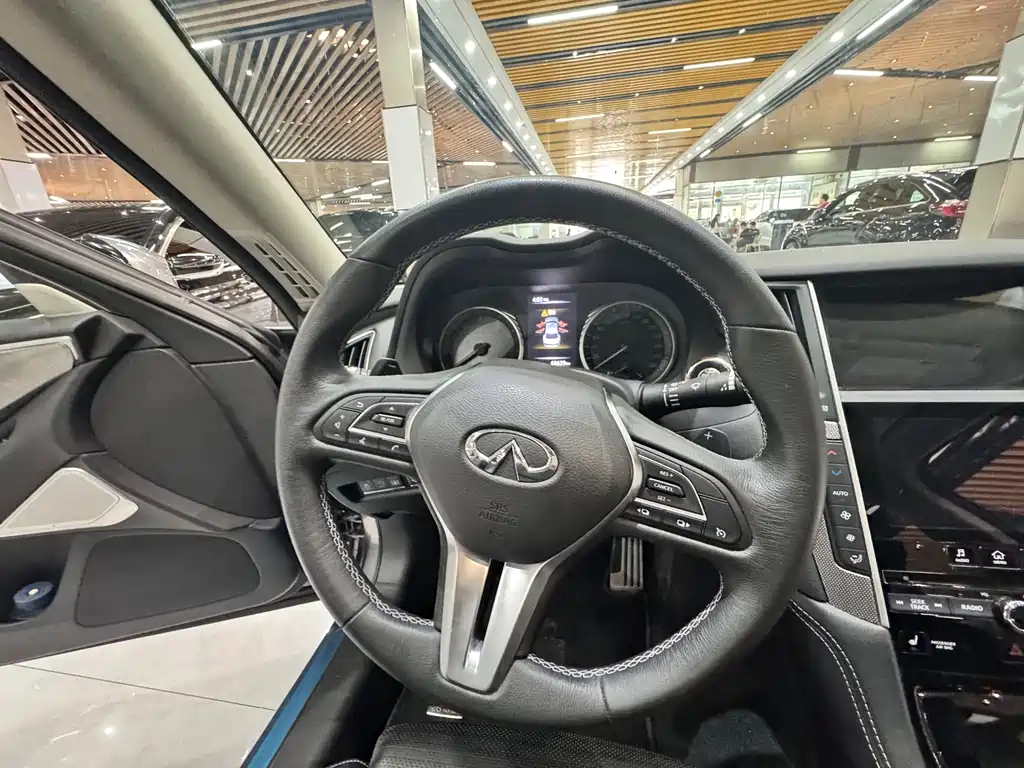 Infiniti Q50L 2018 — фото 18