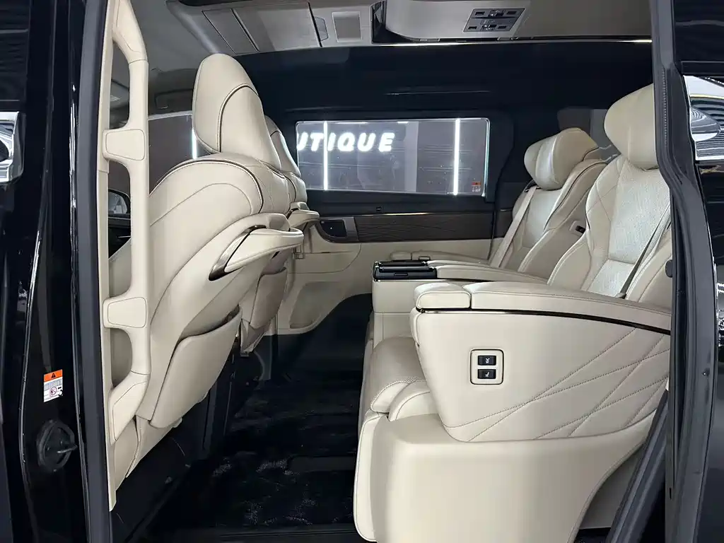 Toyota Vellfire 2023