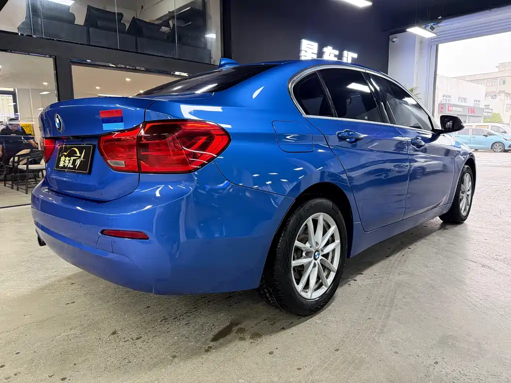 BMW 1 Series 2018 — фото 13