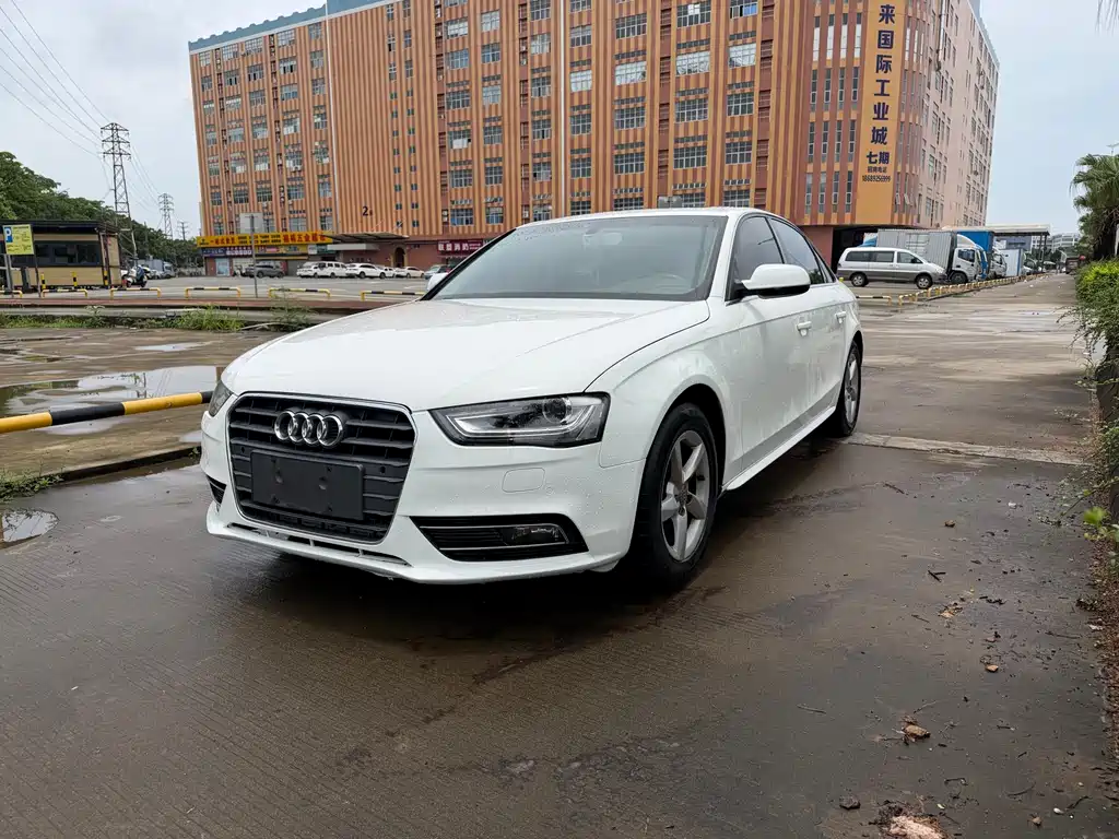 Audi A4L 2015 — фото 1
