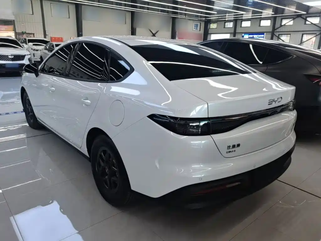BYD Seal 05 DM-i 2025 — фото 5