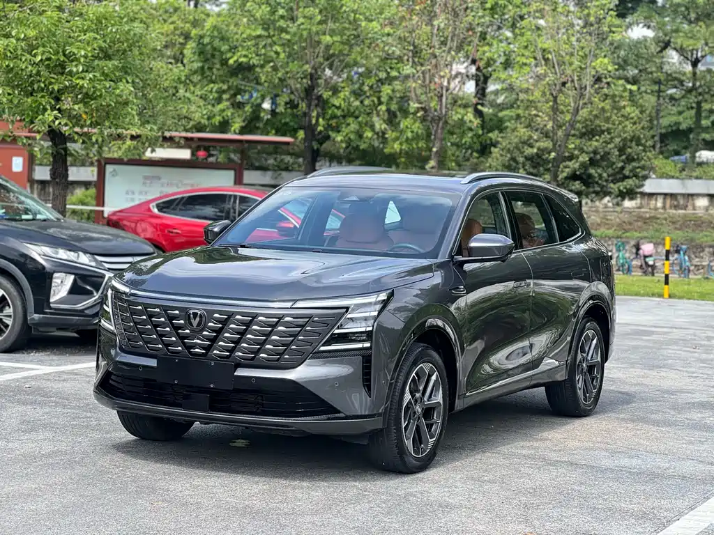 Changan CS75 PLUS 2024 — фото 1