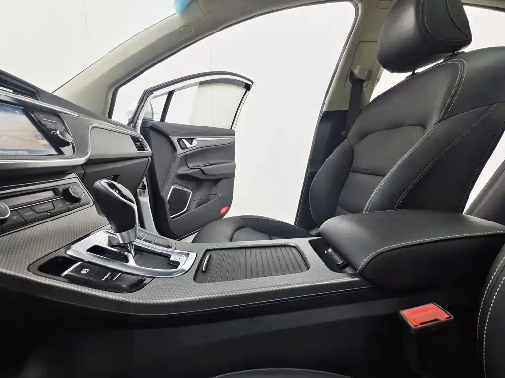 Geely Emgrand GS 2017 — фото 12