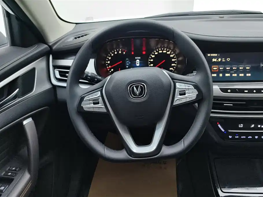 Changan CS35PLUS 2020 — фото 15