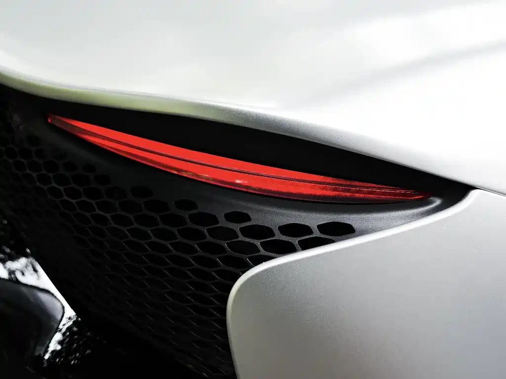 McLaren Artura 2023 — фото 10