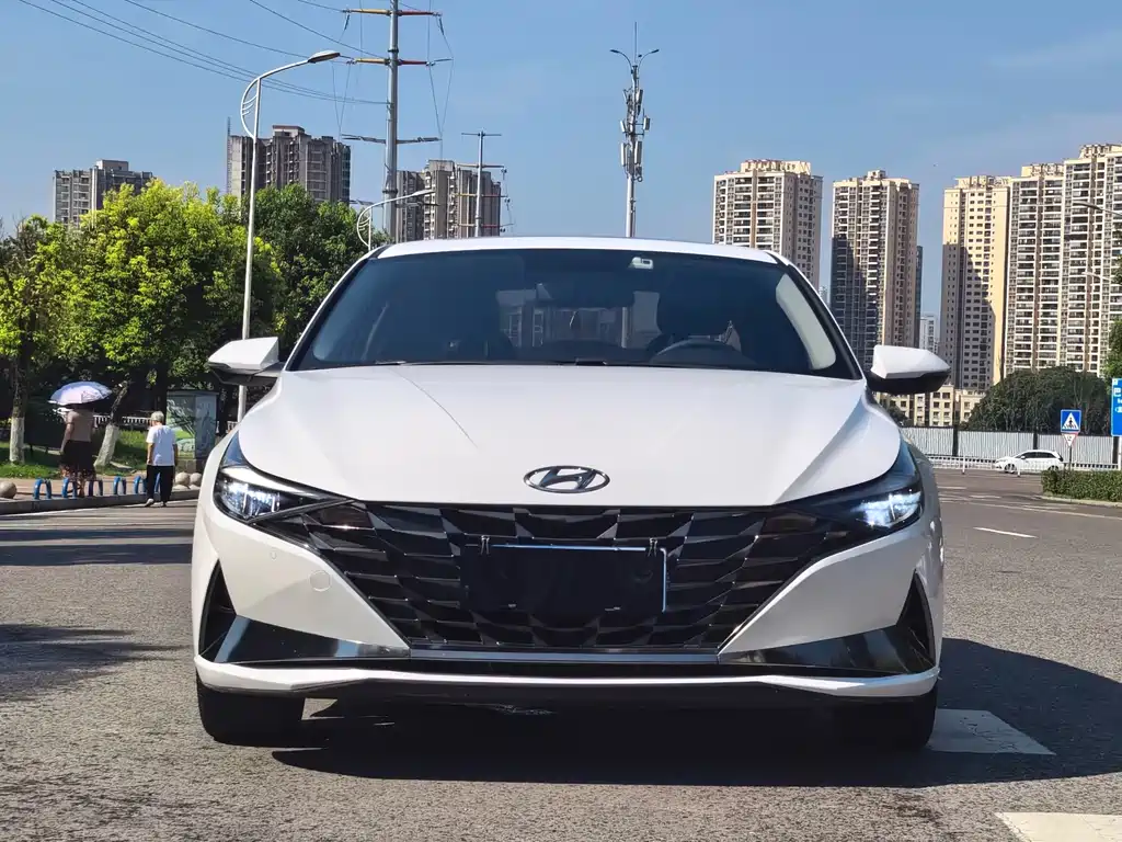 Hyundai Elantra 2023