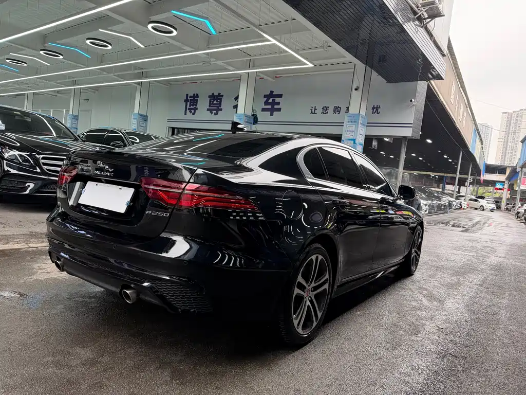 Jaguar XEL 2024 — фото 16