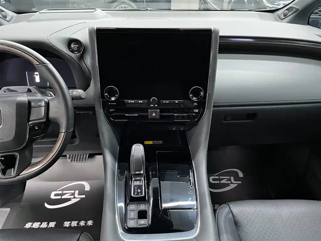 Toyota Vellfire 2024 — фото 11
