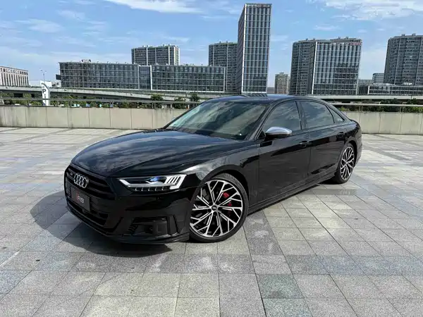 Audi S8 2021
