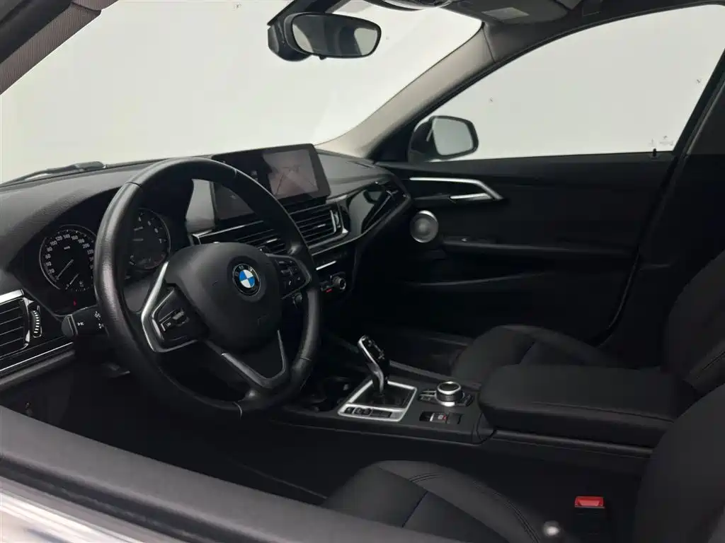 BMW 1 Series 2021 — фото 14