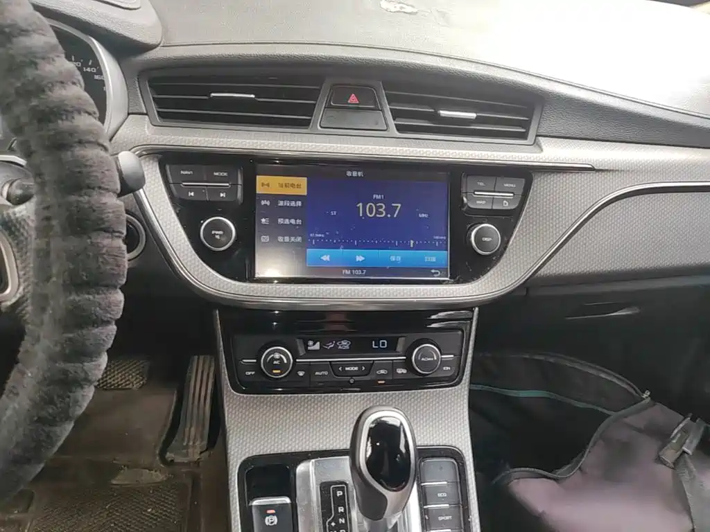 Geely Emgrand GS 2016 — фото 13