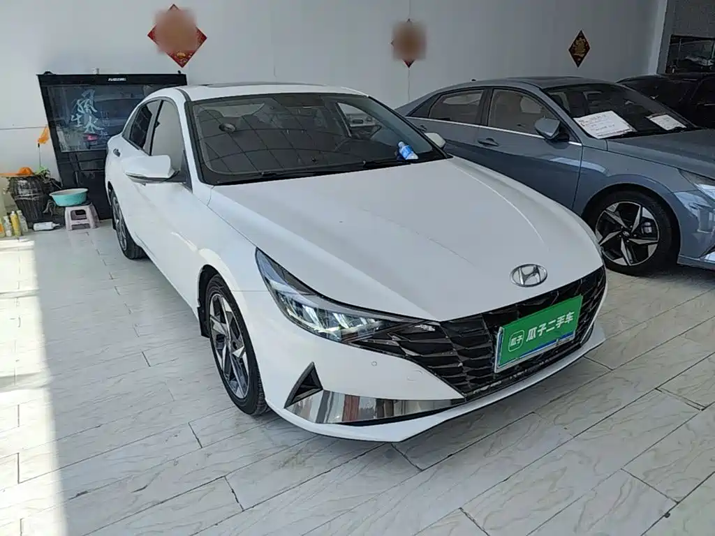 Hyundai Elantra 2023 — фото 4