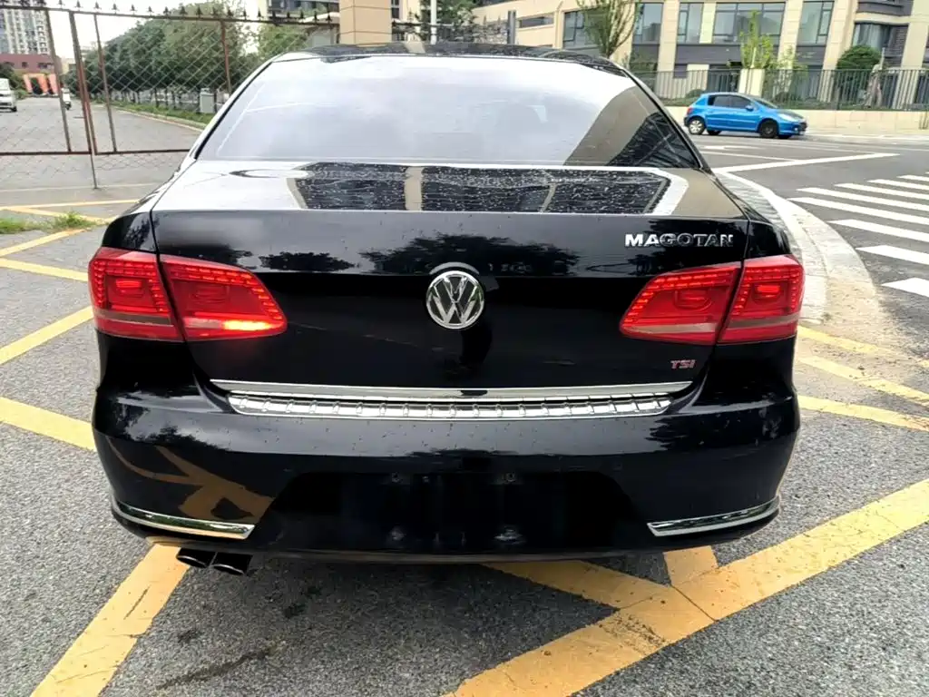 Volkswagen Magotan 2015