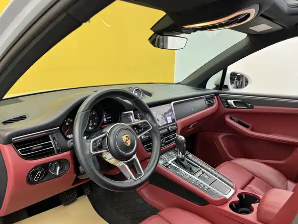 Porsche Macan 2021